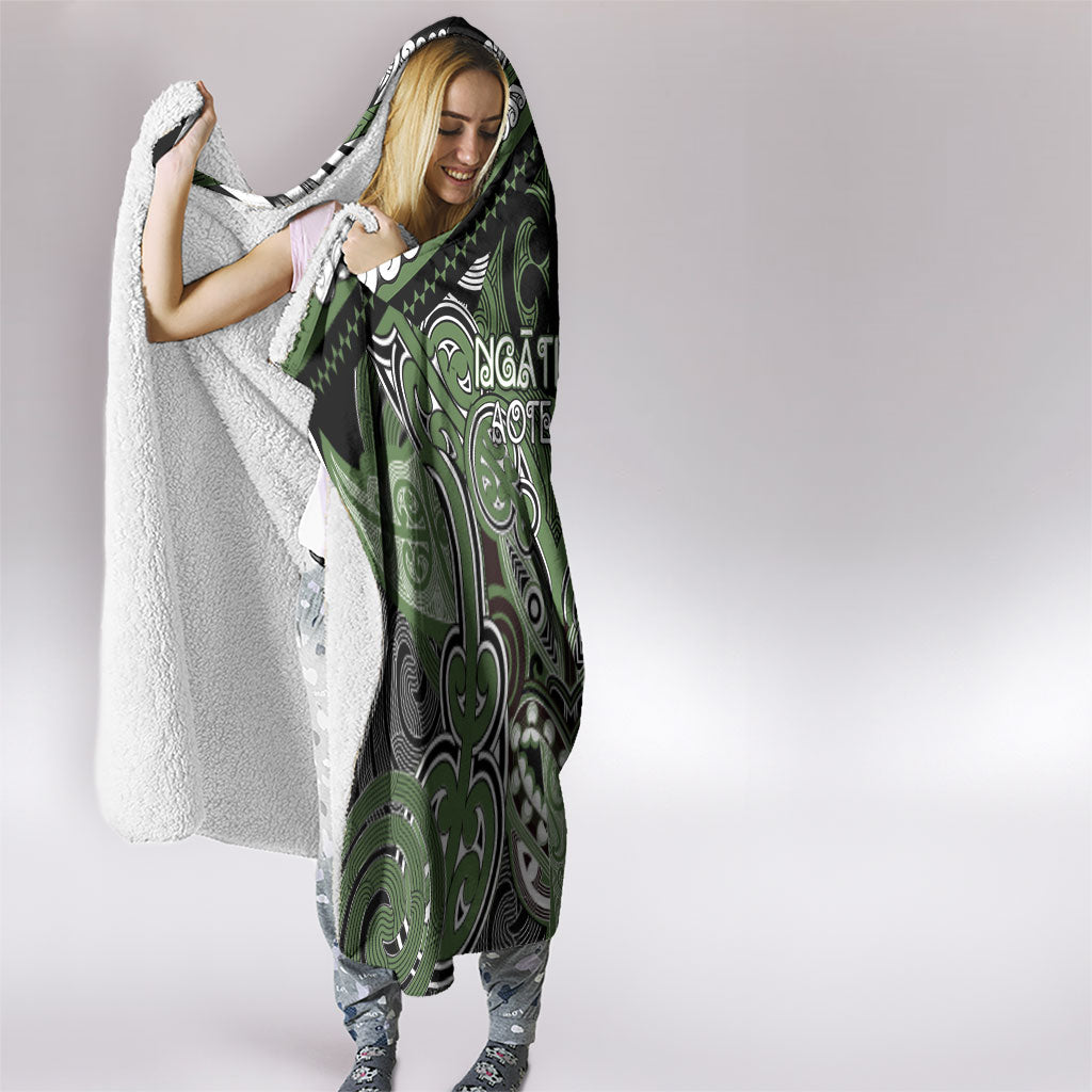 Aotearoa Iwi Ngati Awa Hooded Blanket Maori Kowhaiwhai Pattern