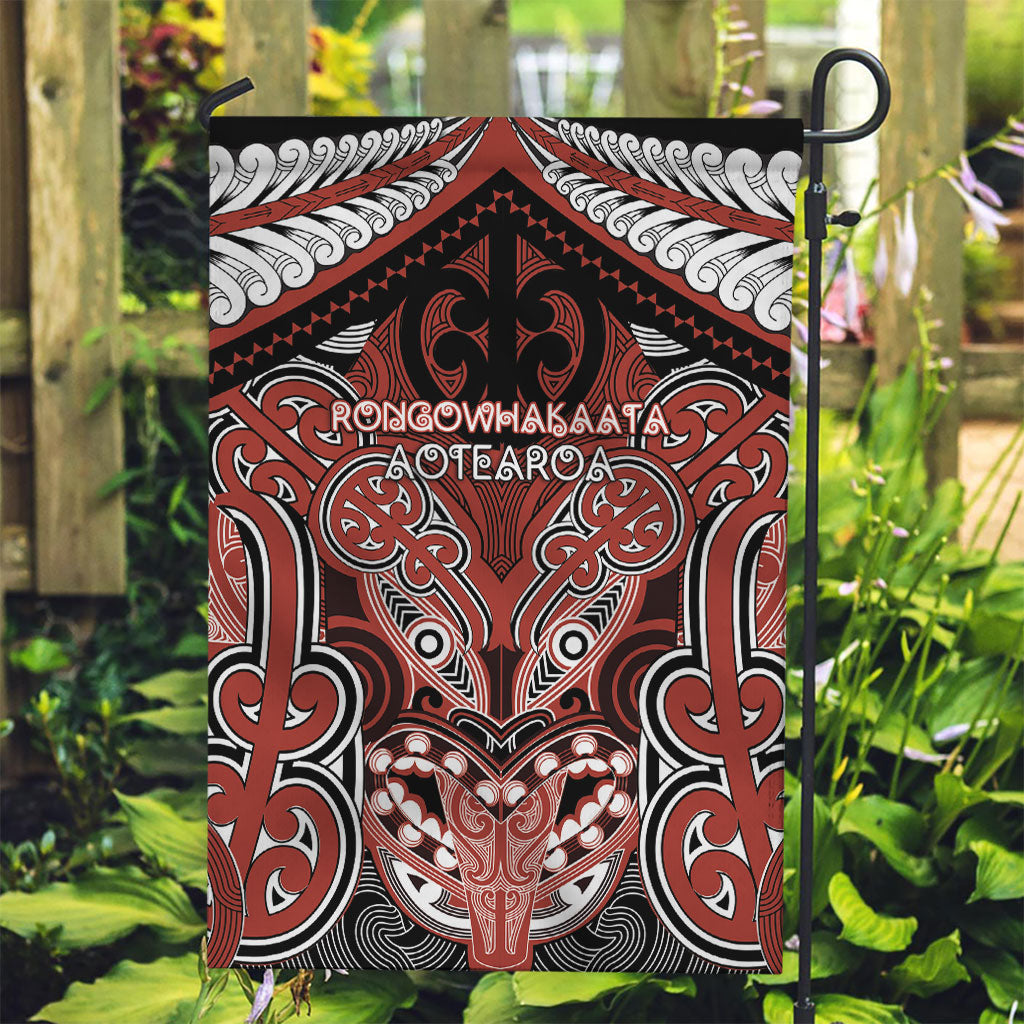 Aotearoa Iwi Rongowhakaata Garden Flag Maori Kowhaiwhai Pattern