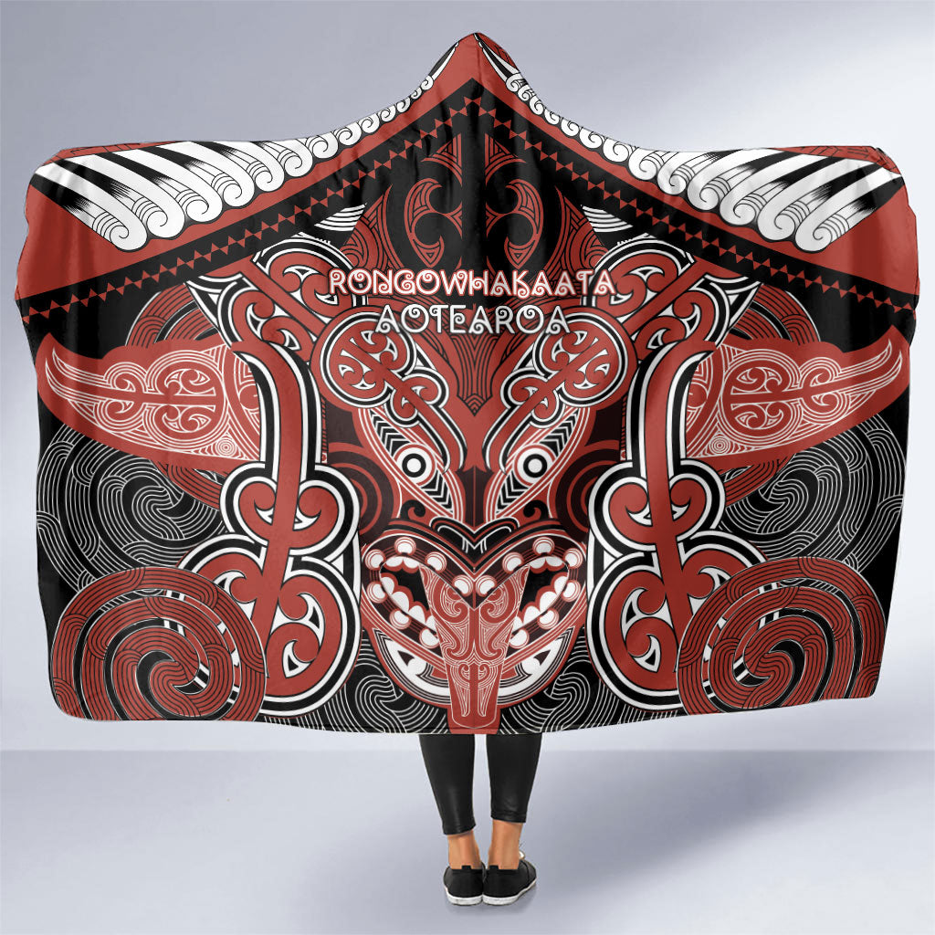 Aotearoa Iwi Rongowhakaata Hooded Blanket Maori Kowhaiwhai Pattern LT19 One Size Red - Polynesian Pride
