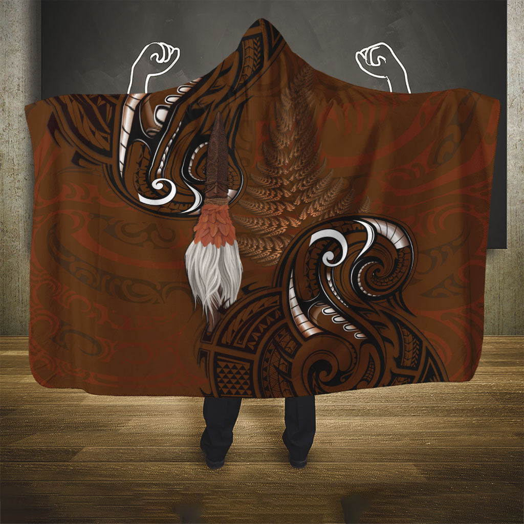 New Zealand Taiaha Hooded Blanket Maori Weapon Silver Fern Maori Pattern