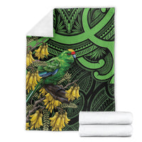 New Zealand Parakeet Bird Blanket Maori Kakariki Kowhai Maori Pattern