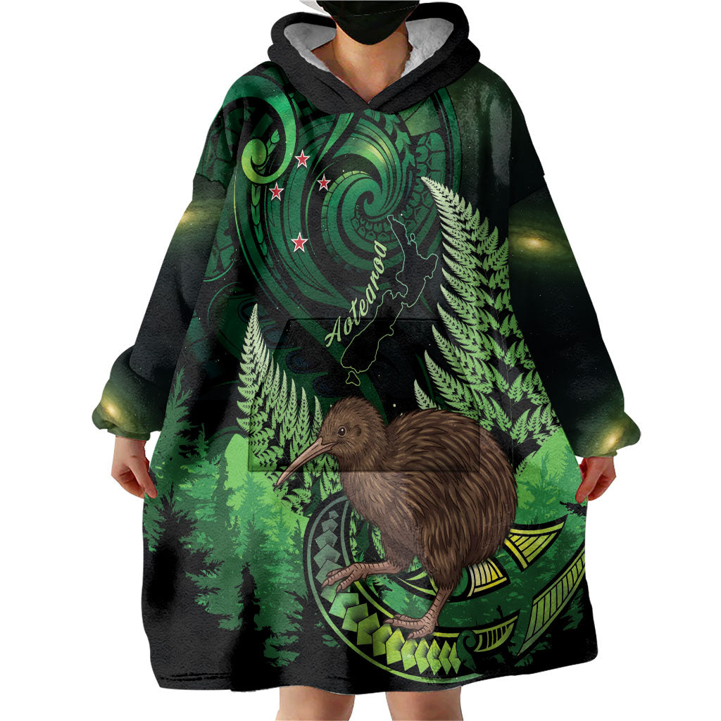 Kiwi New Zealand Personalised Wearable Blanket Hoodie Aotearoa Map Silver Fern Koru Pattern LT22 - Polynesian Pride
