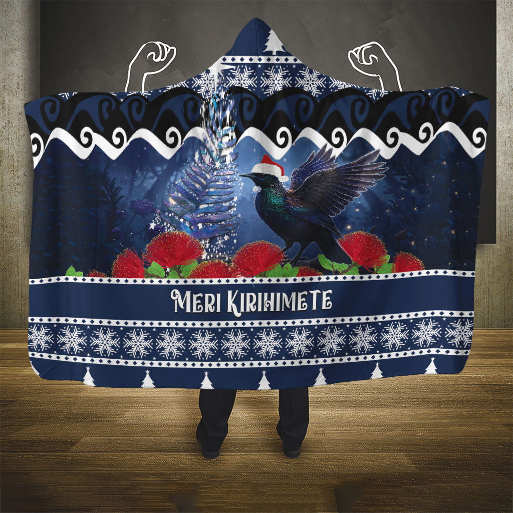 New Zealand Tui Bird Christmas Hooded Blanket Pohutukawa Xmas Tree Meri Kirihimete