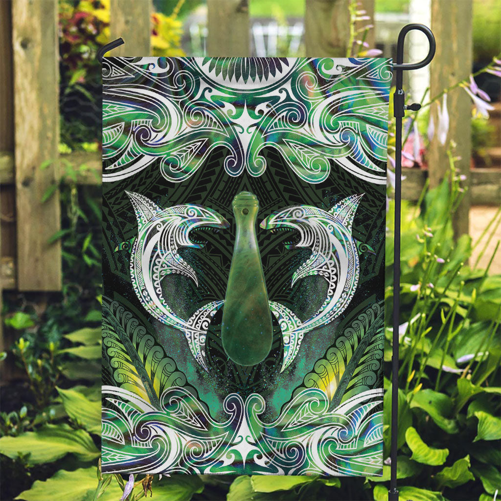 New Zealand Mere Pounamu Weapon Garden Flag Aotearoa Mango Paua Shell Maori Pattern