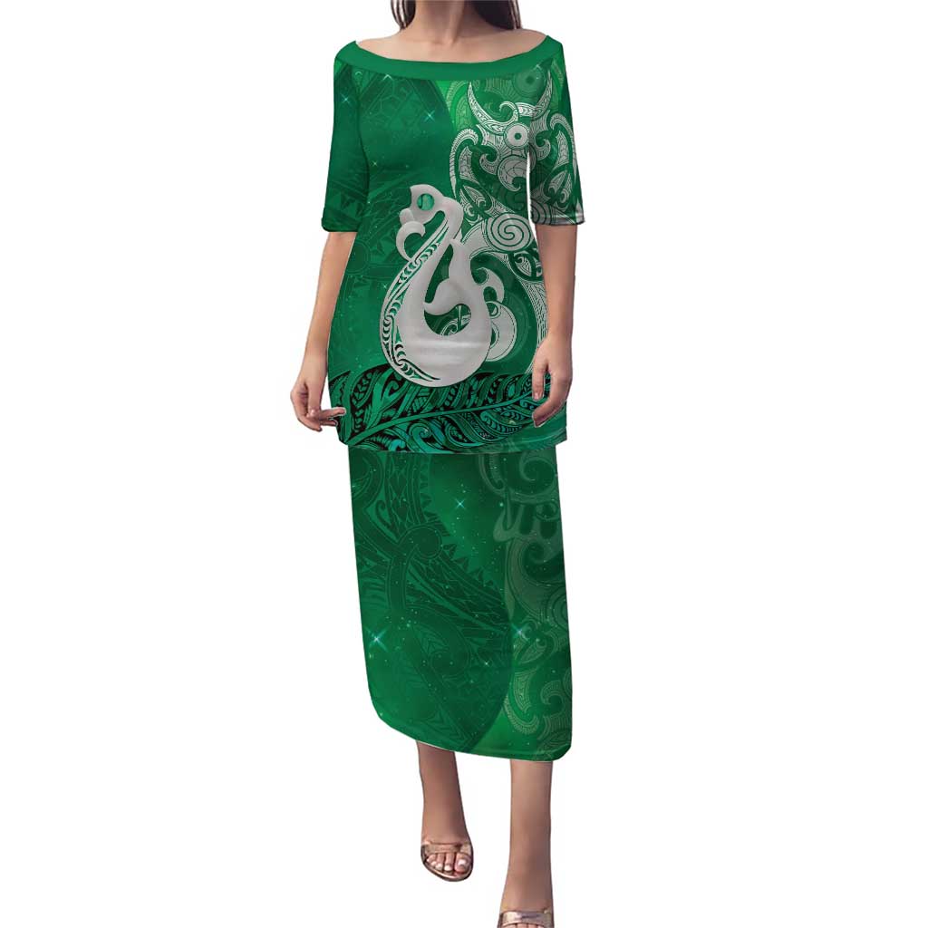 New Zealand Matariki Family Matching Puletasi and Hawaiian Shirt Maori Manaia Galaxy Silver Fern Green Color