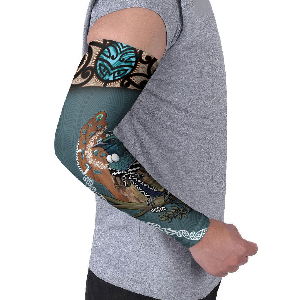 New Zealand Tui Bird Maripi Arm Sleeves Maori Weapon Kowhaiwhai Pattern