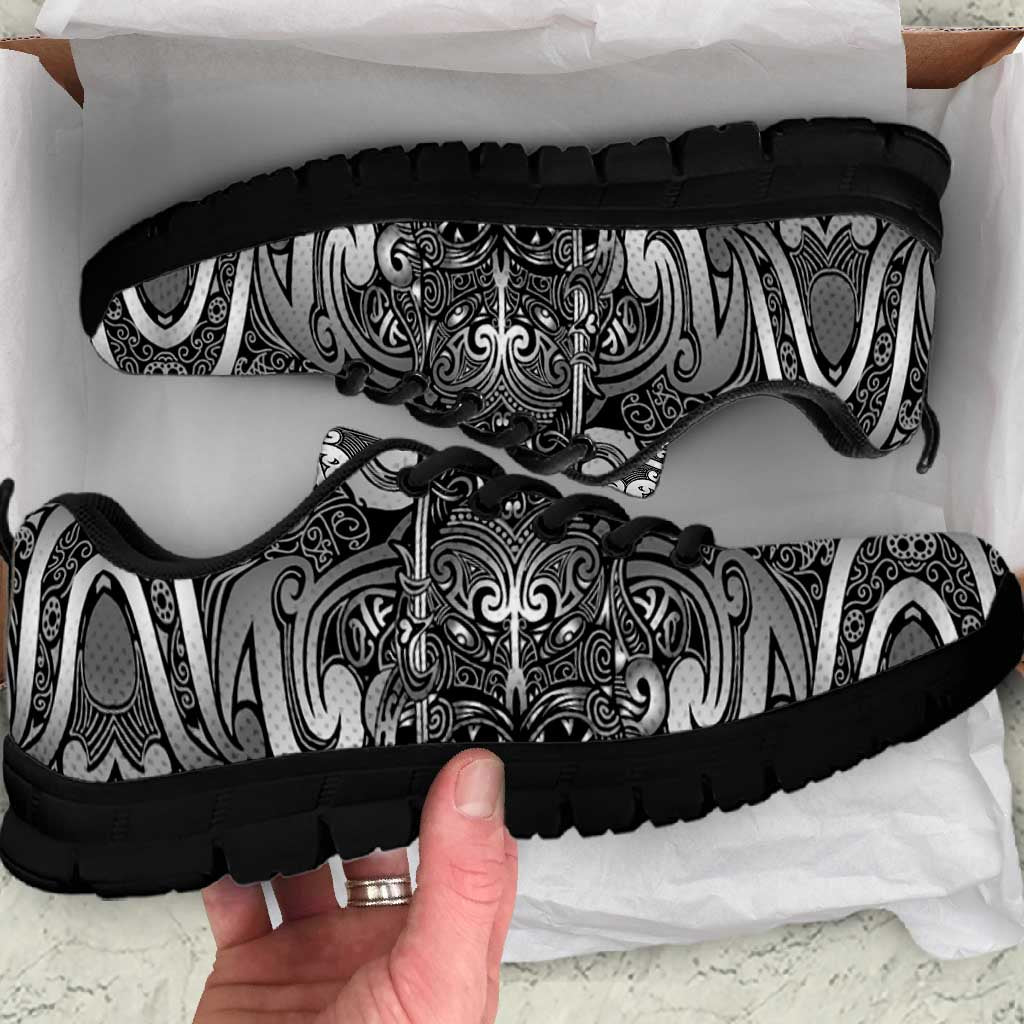 New Zealand Taiaha Maori Sneakers Kiwikiwi Minimalist Silver Fern Tukutuku Motif