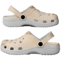 Samoa Siapo Pattern With Beige Hibiscus Clogs Shoes - Polynesian Pride