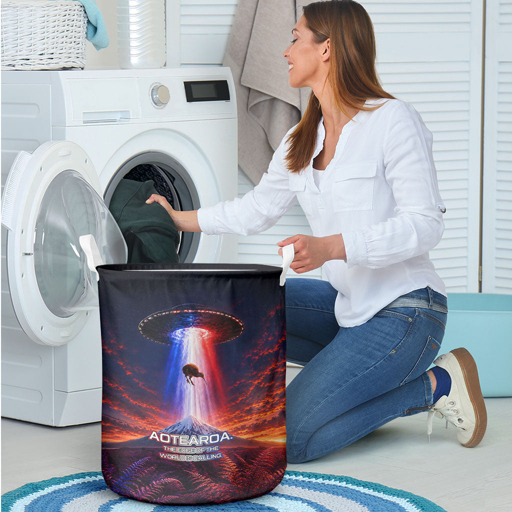 New Zealand Aotearoa Kiwi UFO Laundry Basket Sci-Fi Galaxy Sunset Sky Tower And Mountain