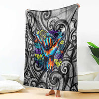 Chur Bro Shaka Sign Blanket New Zealand Koru Colorful Graffiti Splash