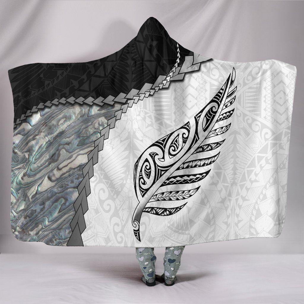 Paua Shell Maori Silver Fern Hooded Blanket White Hooded Blanket White - Polynesian Pride
