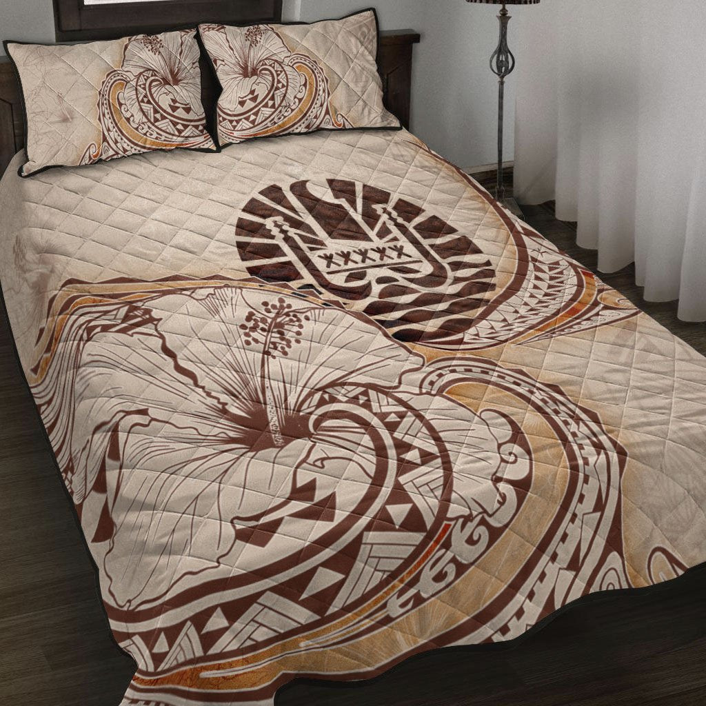 French Polynesia Quilt Bed Set - Hibiscus Flowers Vintage Style Nude - Polynesian Pride