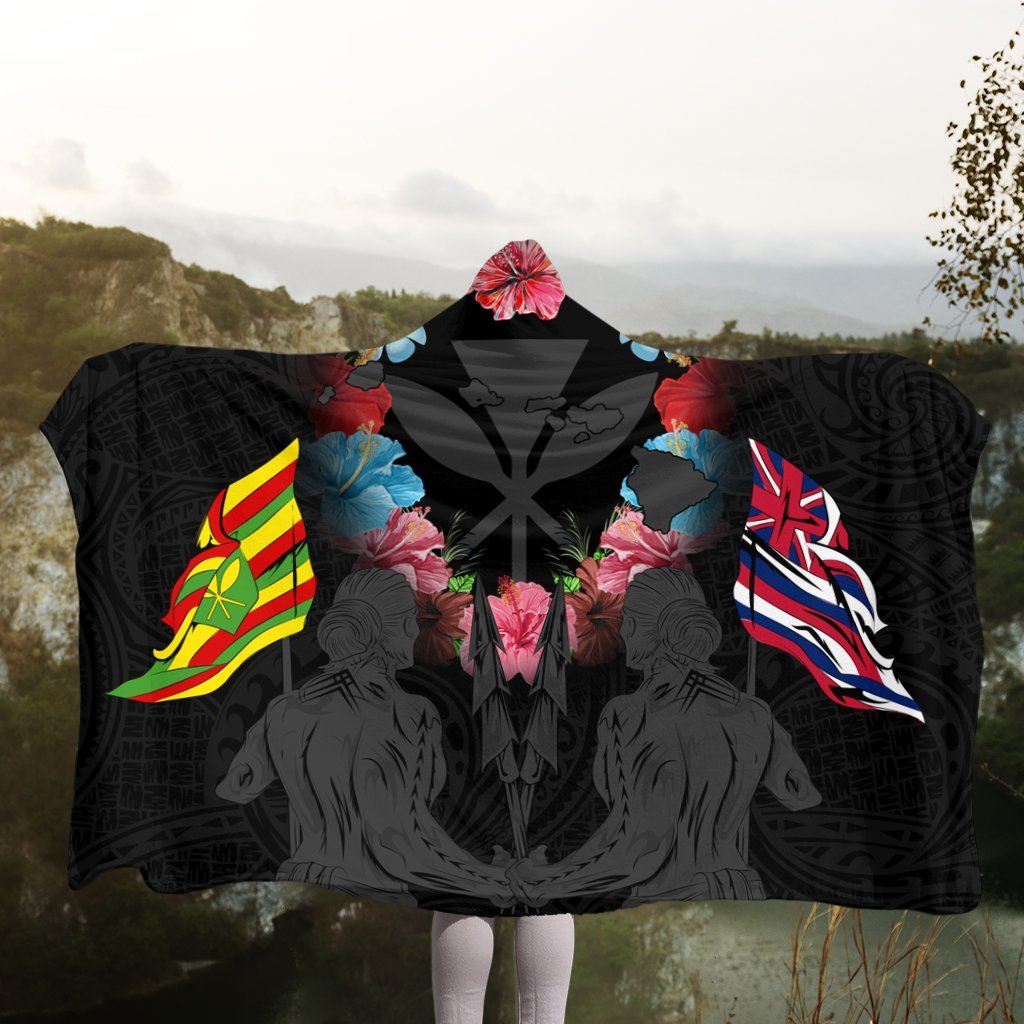 Hawaii Map Kanaka Two Men Holding Flag Hooded Blanket Grey - AH - Polynesian Pride