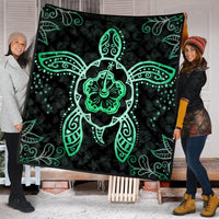 Hawaiian Turtle And Hibiscus Polynesian Premium Quilts Green - AH - Polynesian Pride