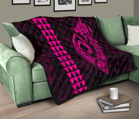 Hawaii Kakau Makau Fish Hook Polynesian Premium Quilt - Pink - Polynesian Pride