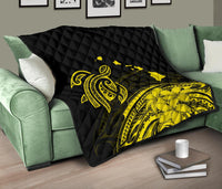 Hawaii Map Plumeria Polynesian Yellow Premium Quilt - Polynesian Pride