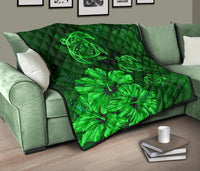 Hawaiian Map Turtle Hibiscus Vintage Polynesian Premium Quilt Green - Polynesian Pride