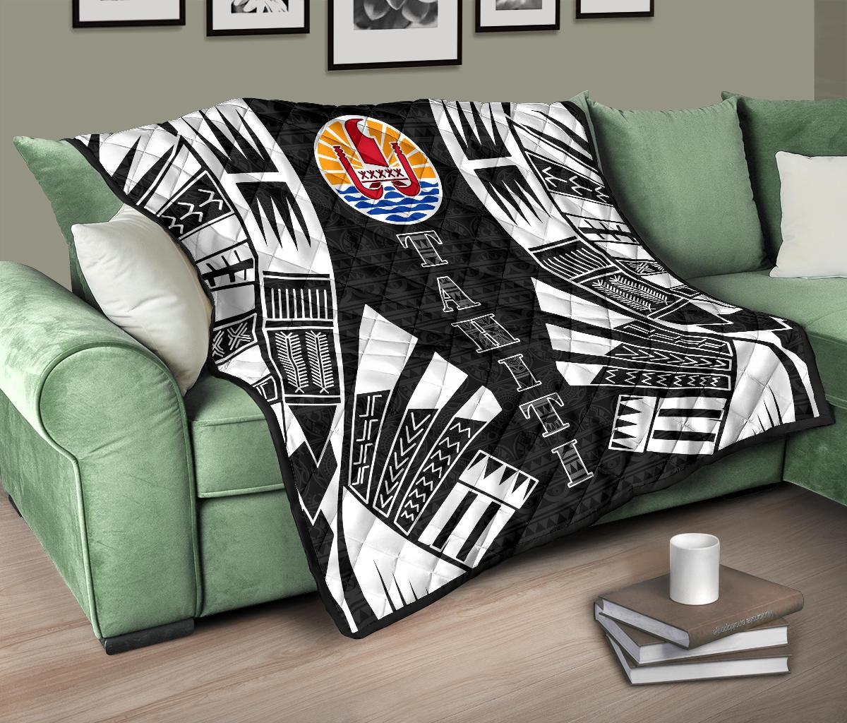 Tahiti Premium Quilt - Tahiti Flag Polynesian White Tattoo (Black) - Polynesian Pride