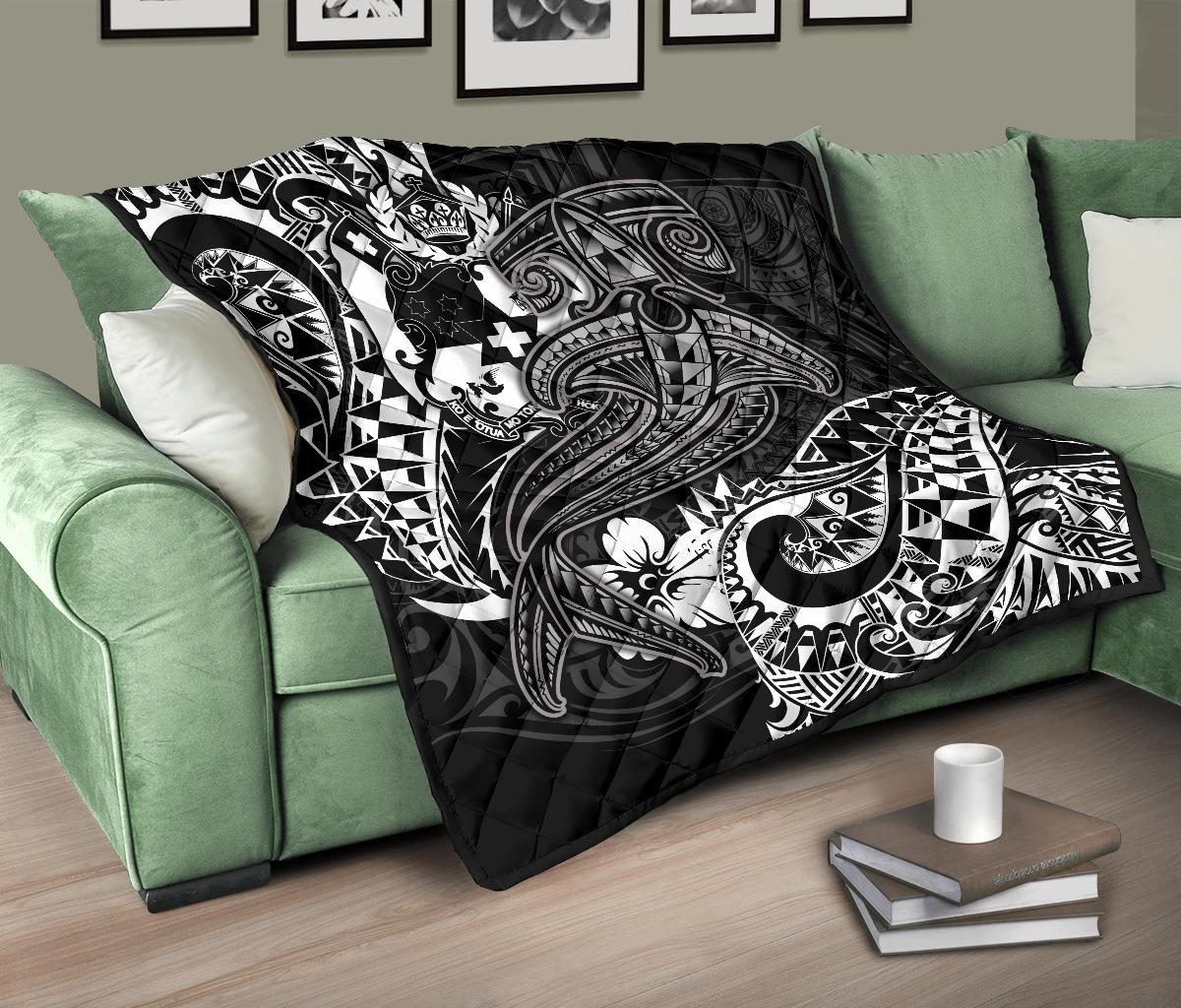 Tonga Premium Quilt - White Shark Polynesian Tattoo - Polynesian Pride