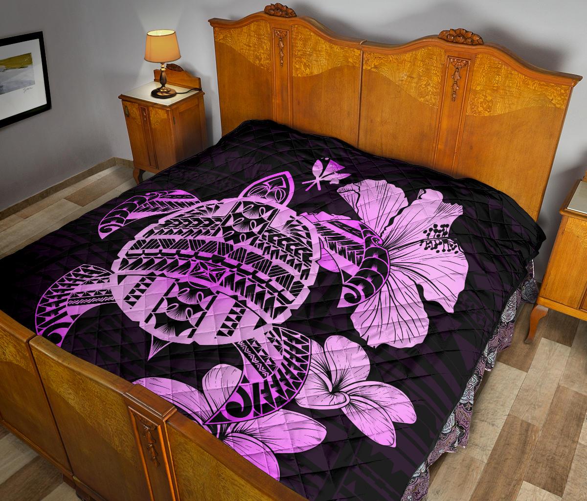 Hawaiian Kanaka Hibiscus Plumeria Mix Polynesian Turtle Premium Quilt Pink AH - Polynesian Pride