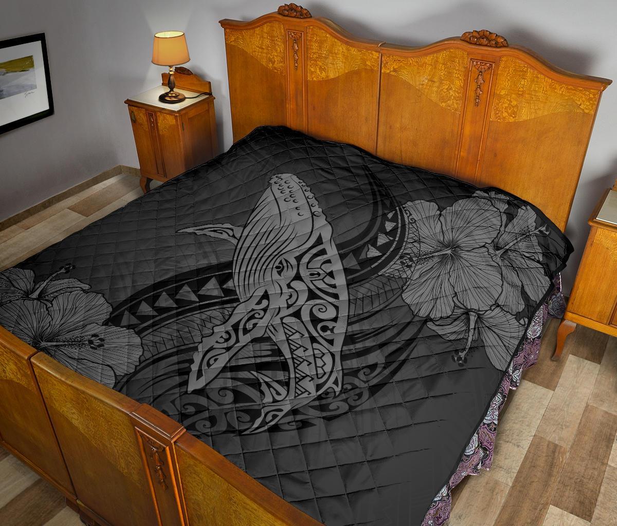 Hawaii Whale Swim Poly Gray Premium Quilt - Polynesian Pride