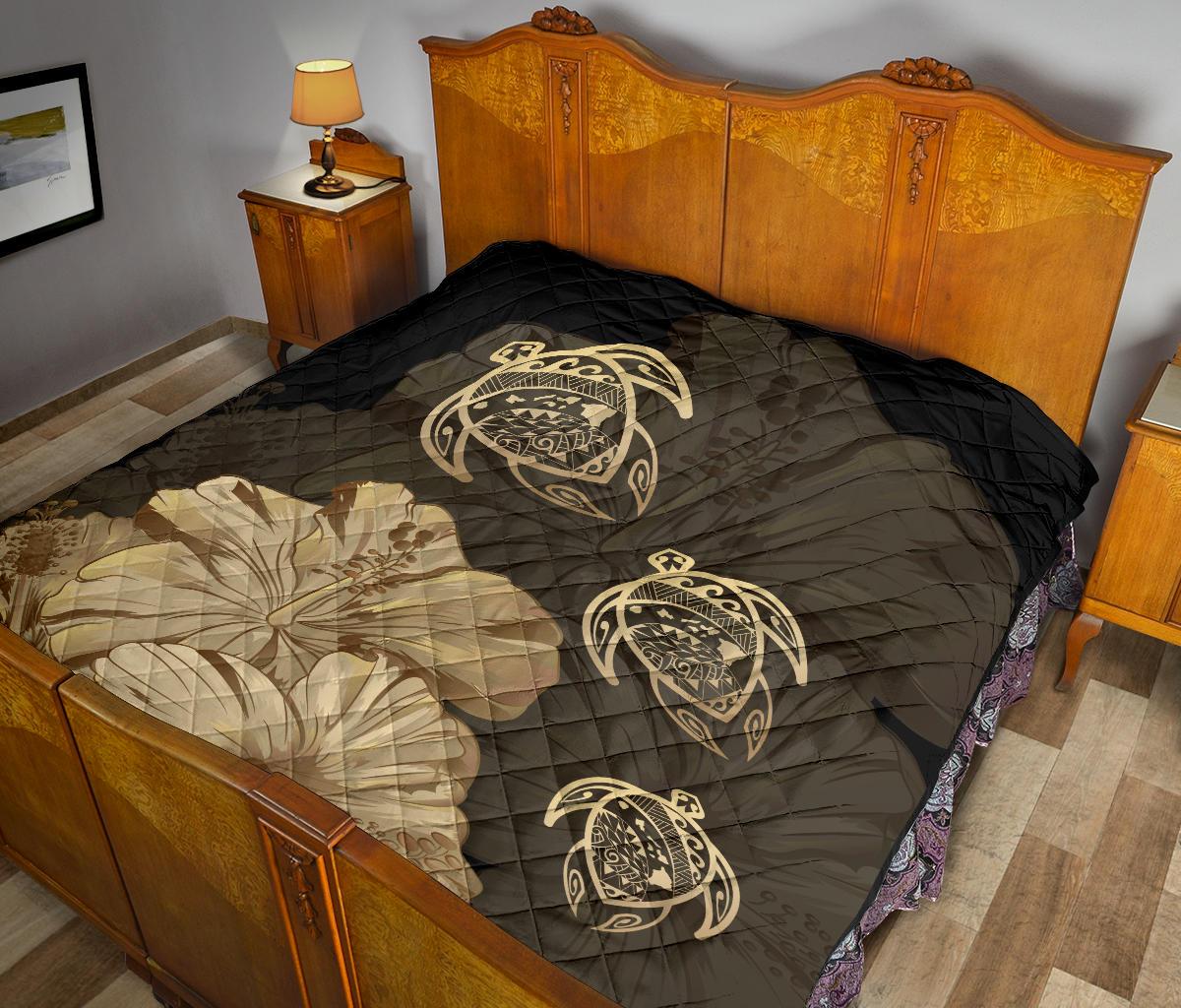 Hawaiian Map Turtle Hibiscus Vintage Polynesian Premium Quilt Gold - Polynesian Pride