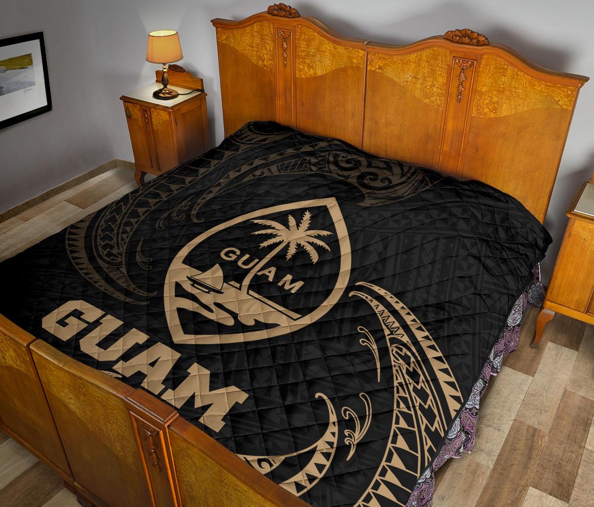 Guam Polynesian Premium Quilt - Gold Tribal Wave - Polynesian Pride