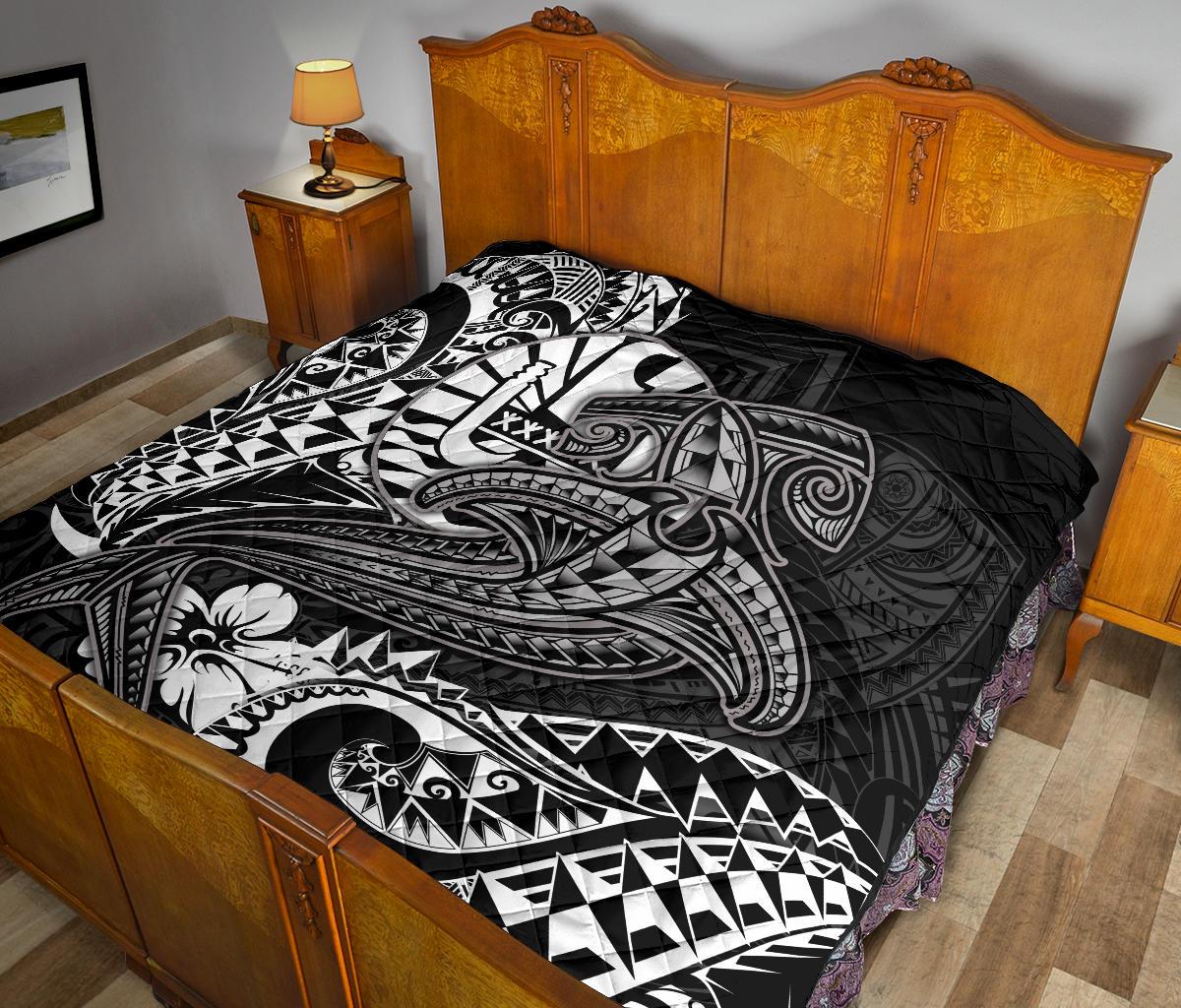 Tahiti Premium Quilt - White Shark Polynesian Tattoo - Polynesian Pride