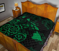 Turtle Hibiscus Map Green Premium Quilt - Polynesian Pride