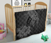 Hawaii Whale Swim Poly Gray Premium Quilt - Polynesian Pride