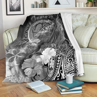 American Samoa Polynesian Premium Blanket - Humpback Whale with Tropical Flowers (White) White - Polynesian Pride