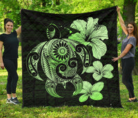 Hibiscus Plumeria Mix Polynesian Green Turtle Premium Quilt Green - Polynesian Pride