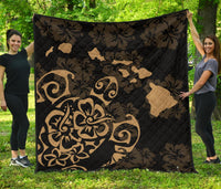 Turtle Hibiscus Map Gold Premium Quilt Black - Polynesian Pride