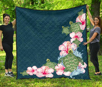 Hibiscus Turtle Dance Premium Quilt Blue - Polynesian Pride