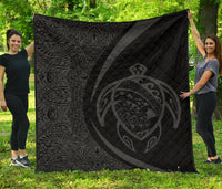 Hawaii Turtle Map Polynesian Premium Quilt - Gray - Circle Style Gray - Polynesian Pride