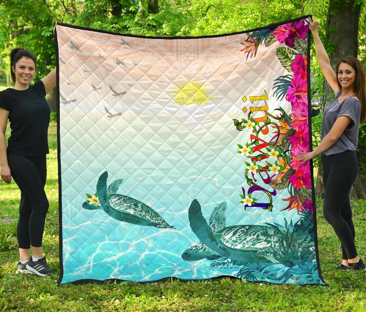 Polynesian Hawaii Quilts - View sea Hawaii with Turtle and Whale - Polynesian Pride