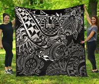 Tahiti Polynesian Premium Quilt - White Turtle Hibiscus Flowing - Polynesian Pride