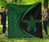 Hawaii Turtle Polynesian Green Premium Quilt - Circle Style White - Polynesian Pride