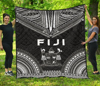 Fiji Premium Quilt - Fiji Coat Of Arms Polynesian Chief Black Version Black - Polynesian Pride