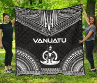 Vanuatu Premium Quilt - Vanuatu Coat Of Arms Polynesian Chief Black Version Black - Polynesian Pride
