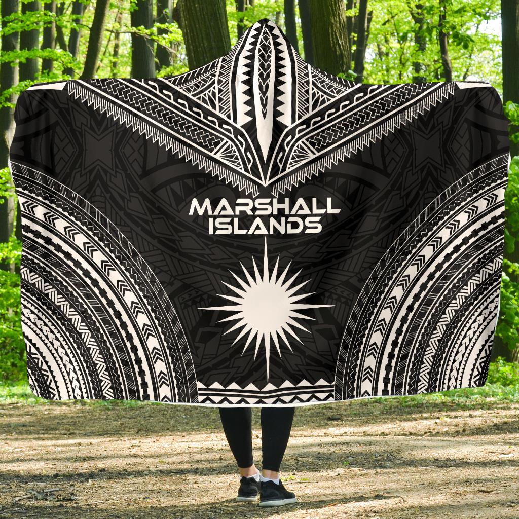 Marshall Islands Polynesian Chief Hooded Blanket - Black Version Hooded Blanket Black - Polynesian Pride