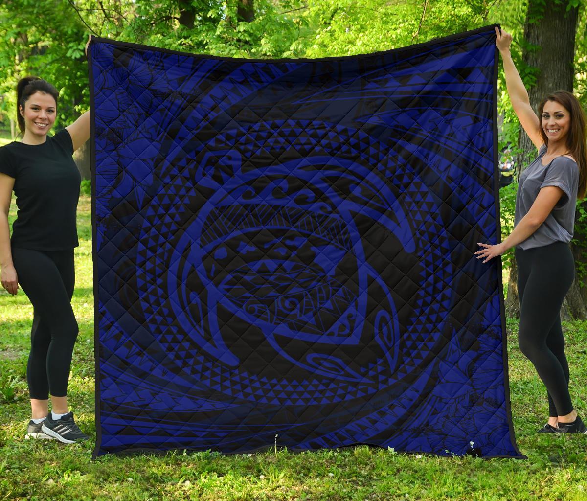 Hawaiian Kanaka Honu Hibiscus Tornando Blue Polynesian Premium Quilt Blue - Polynesian Pride
