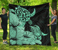 Hawaii Turtle Premium Quilt Polynesian Hibiscus Art Turquoise AH Turquoise - Polynesian Pride