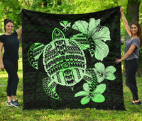 Hawaiian Kanaka Hibiscus Plumeria Mix Polynesian Turtle Premium Quilt Green AH Green - Polynesian Pride