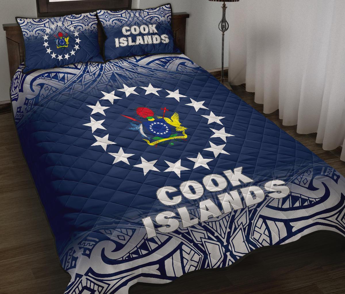 Cook Islands Quilt Bed Set - Cook Islands Flag Coat Of Arms Polynesian Tattoo Blue Fog Style - Polynesian Pride