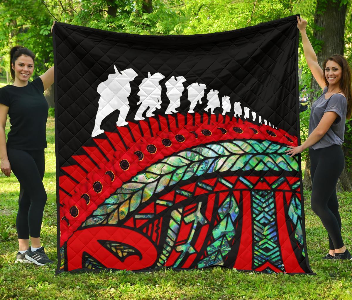 Anzac New Zealand Quilt, Poppies Lest We Forget Maori Premium Quilt Soldiers Paua Red - Polynesian Pride