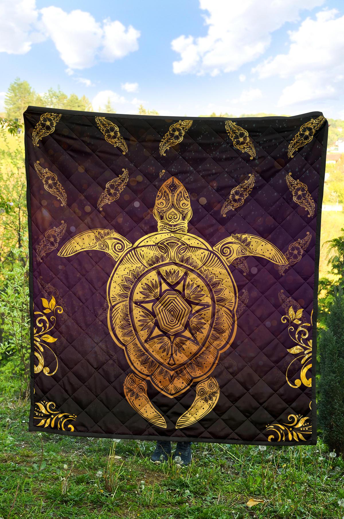 Turtle Golden Royal Premium Quilt - Polynesian Pride