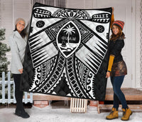 Guam Polynesian Premium Quilt - Guam White Seal with Polynesian Tattoo Ver 01 - Polynesian Pride