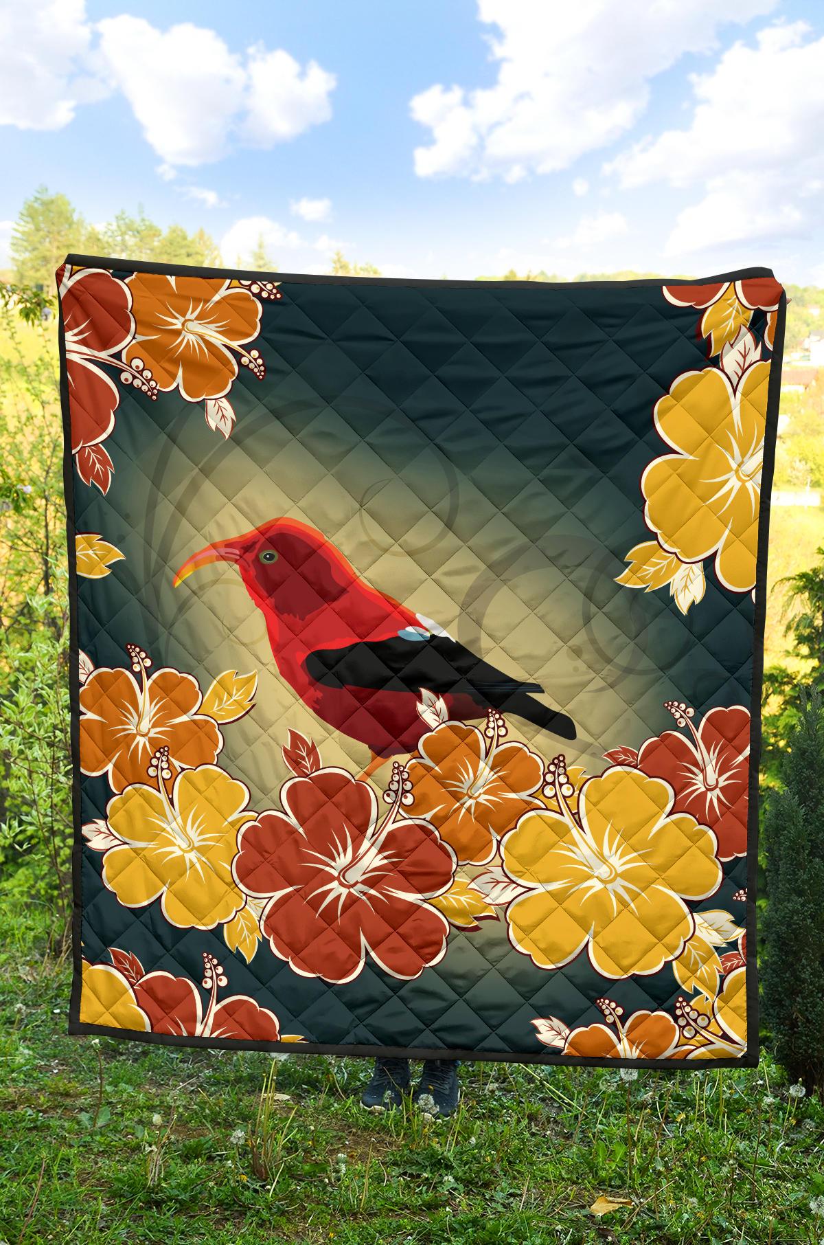 Honeycreeper Hibiscus Premium Quilt - Polynesian Pride