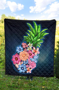 Pineapple Hibiscus Pattern Premium Quilt - Polynesian Pride